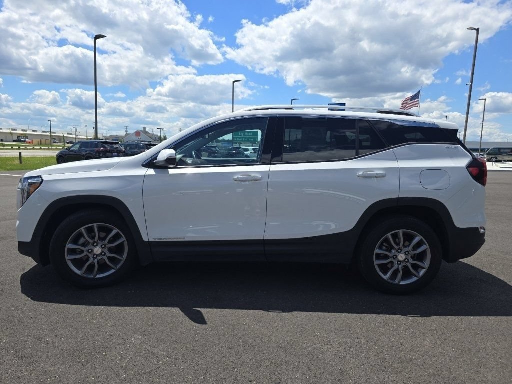 Used 2024 GMC Terrain SLT FWD image 14