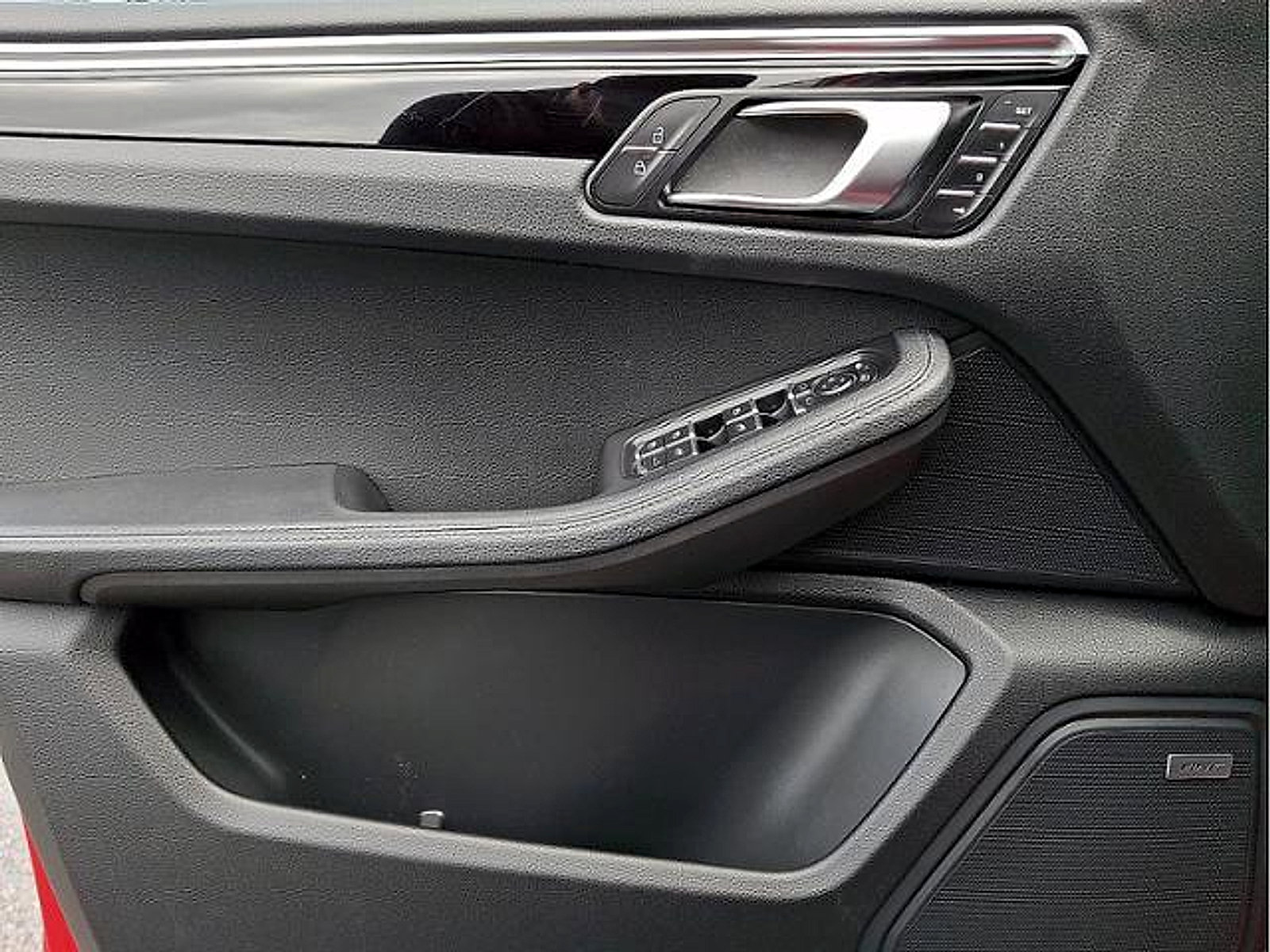 Used 2020 Porsche Macan AWD/4WD image 10