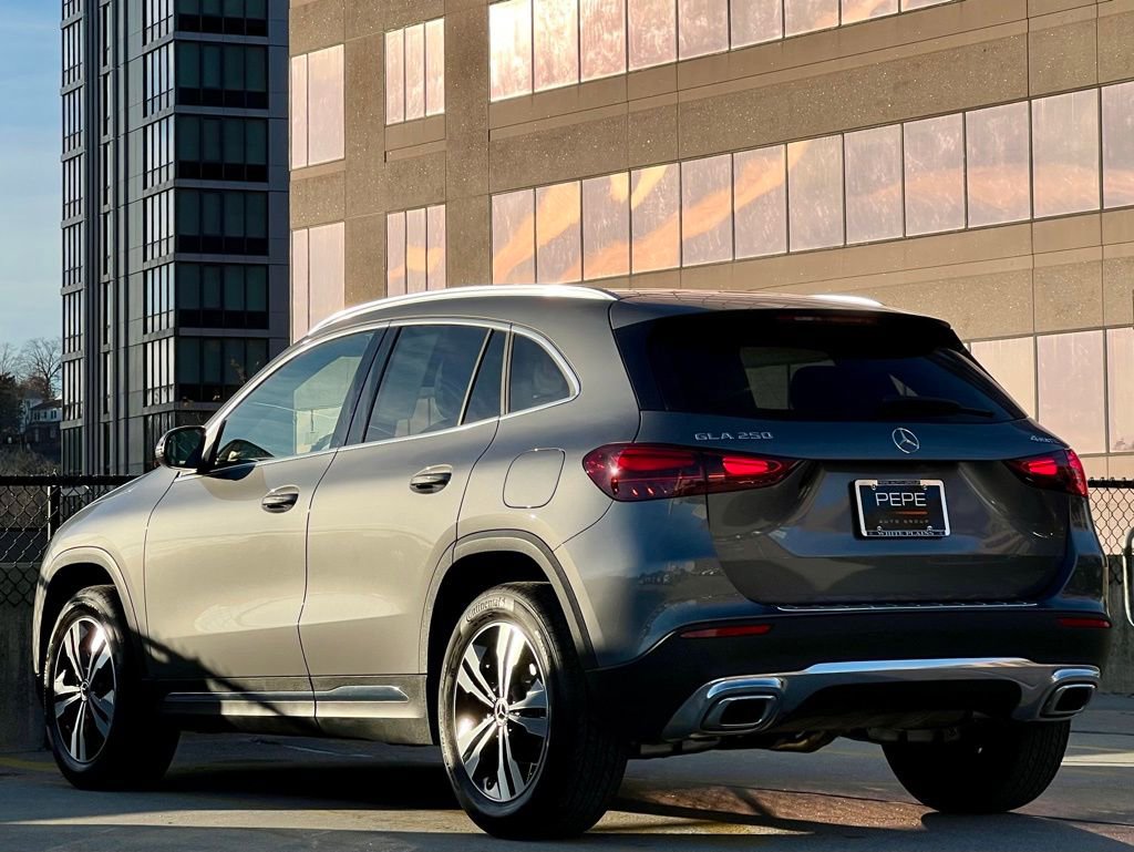 Certified 2026 Mercedes-Benz GLA 250 4MATIC image 5