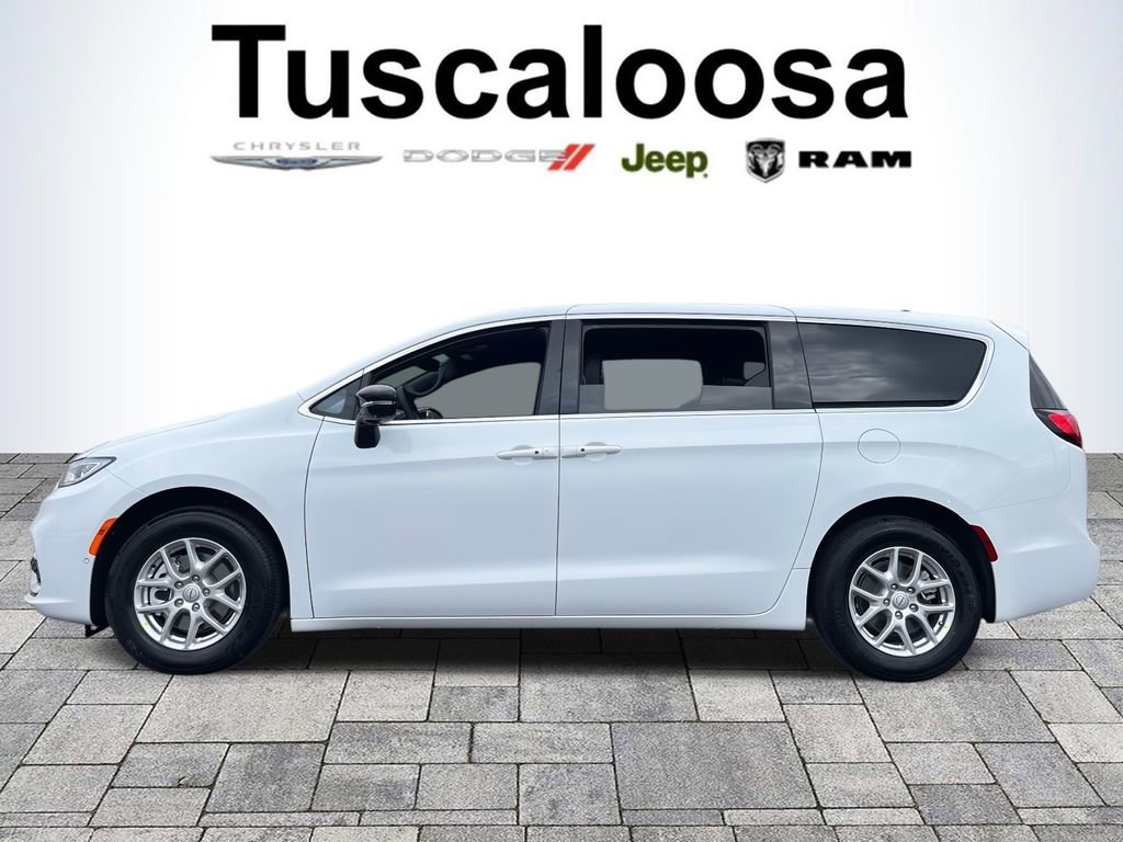 New 2026 Chrysler Pacifica Select image 4