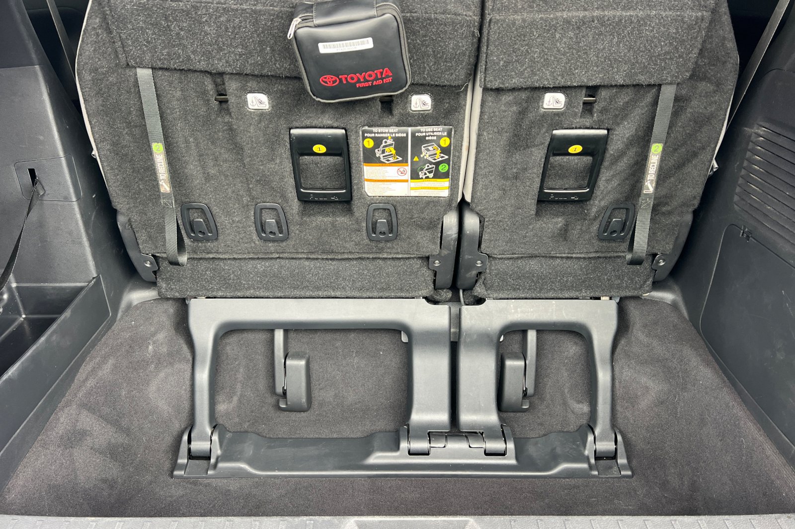 Certified 2025 Toyota Sienna XLE FWD image 16