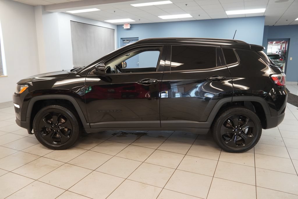 Used 2018 Jeep Compass Latitude w/ Popular Equipment Group AWD/4WD image 2