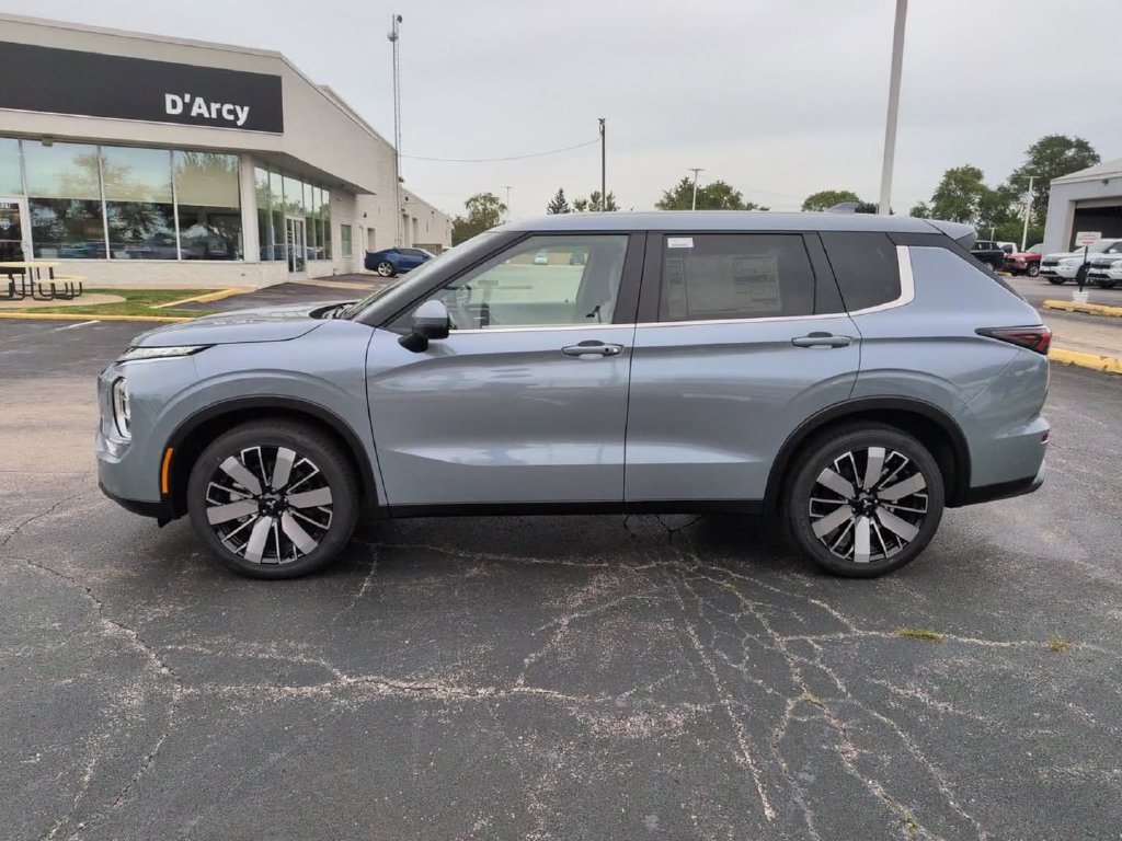 New 2026 Mitsubishi Outlander SE AWD/4WD image 13