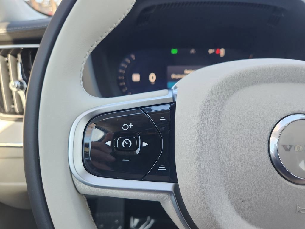 New 2026 Volvo XC60 B5 Ultra w/ Climate Package PRO image 16