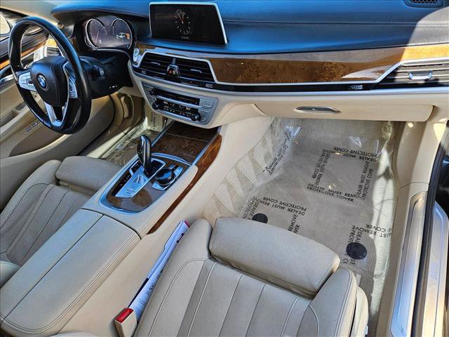 Used 2017 BMW 740i xDrive image 20