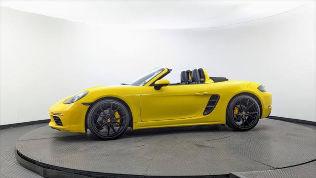 Used 2018 Porsche 718 Boxster RWD image 3