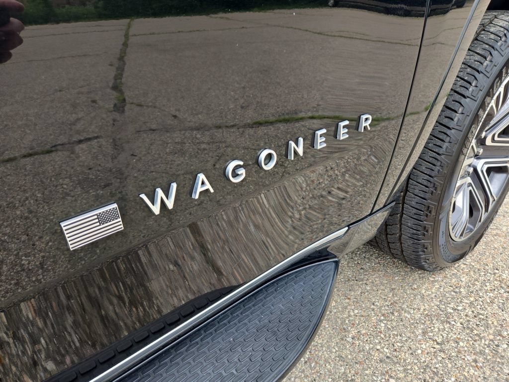 Used 2024 Jeep Wagoneer Series II AWD/4WD image 42