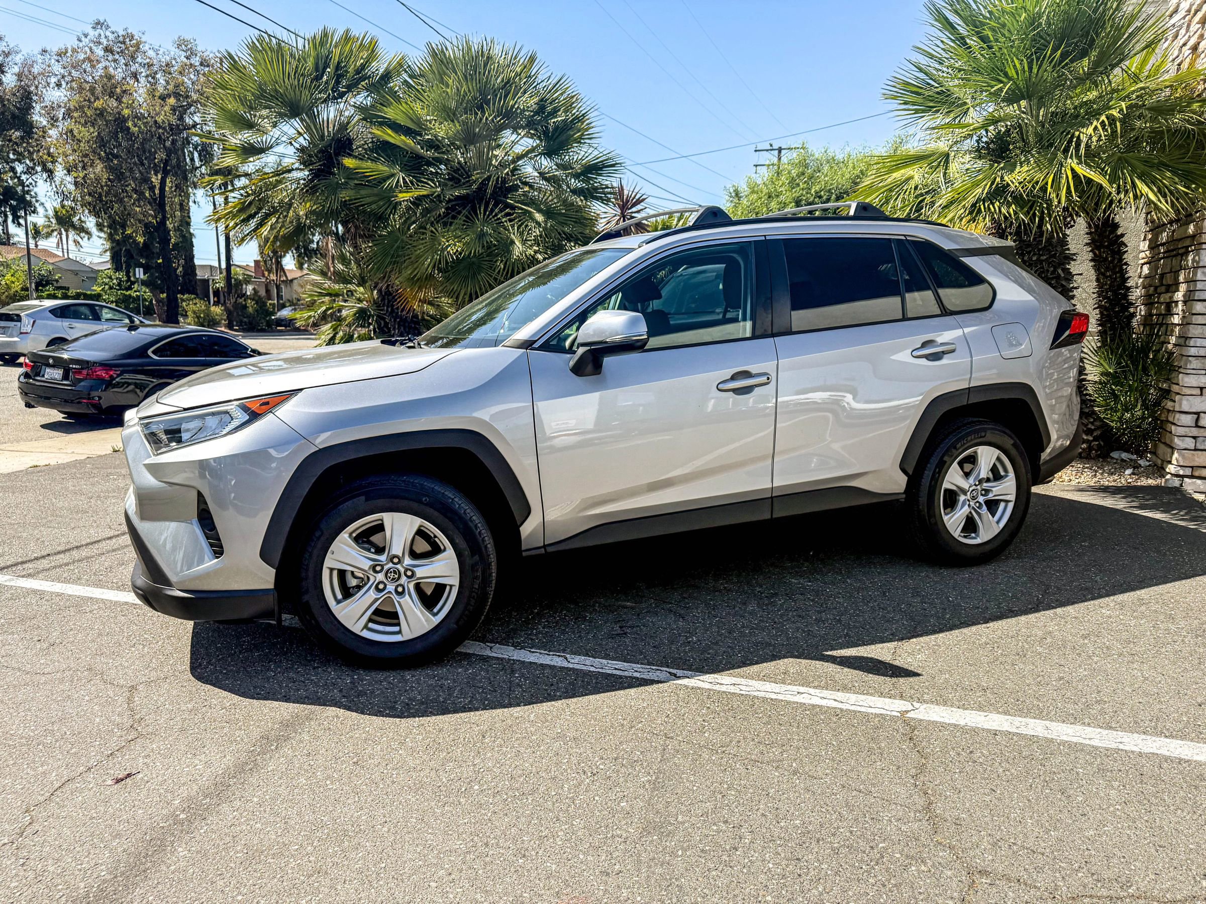 Used 2020 Toyota RAV4 XLE image 5