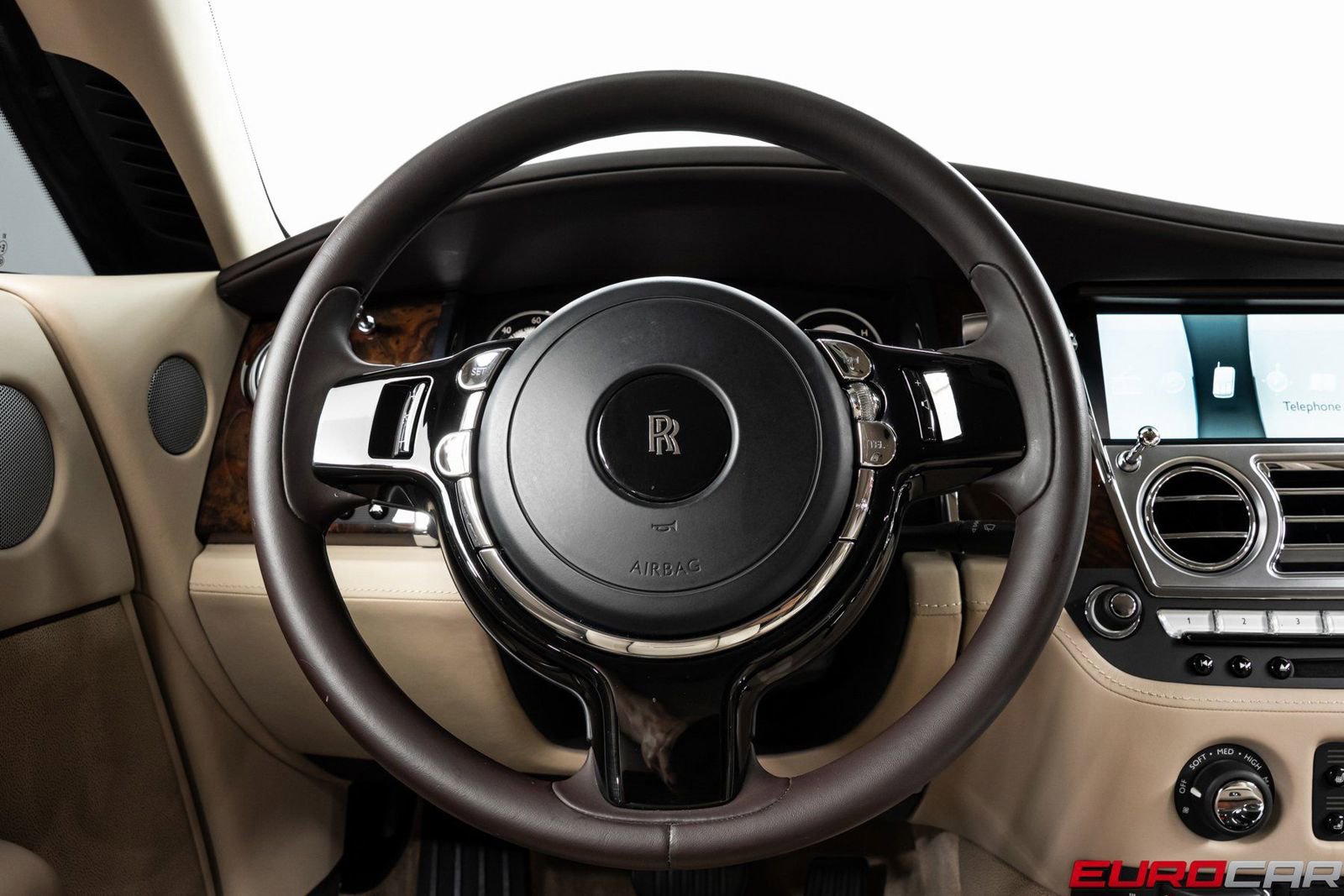 Used 2015 Rolls-Royce Wraith image 24
