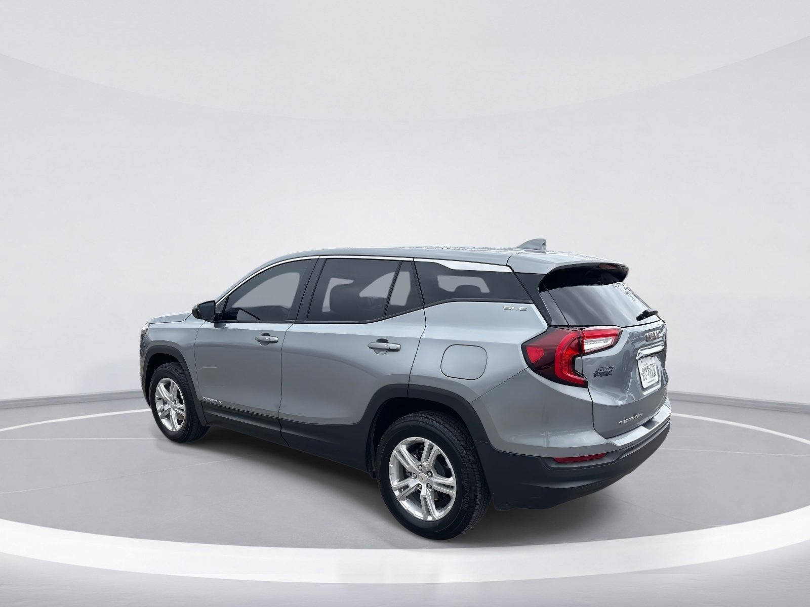 Used 2023 GMC Terrain SLE image 6