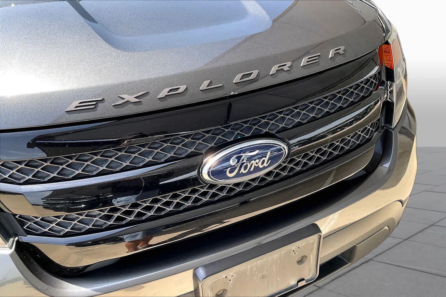 Used 2015 Ford Explorer Sport w/ Equipment Group 401A AWD/4WD image 29