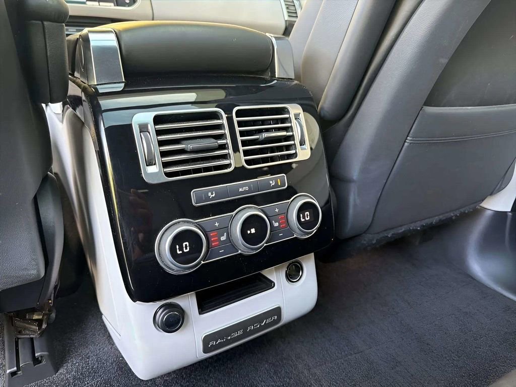Used 2016 Land Rover Range Rover HSE image 24