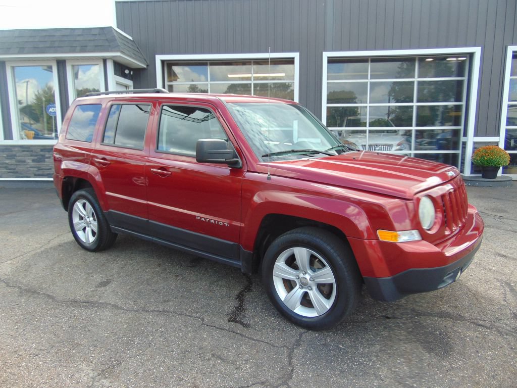 Used 2014 Jeep Patriot Latitude FWD image 1