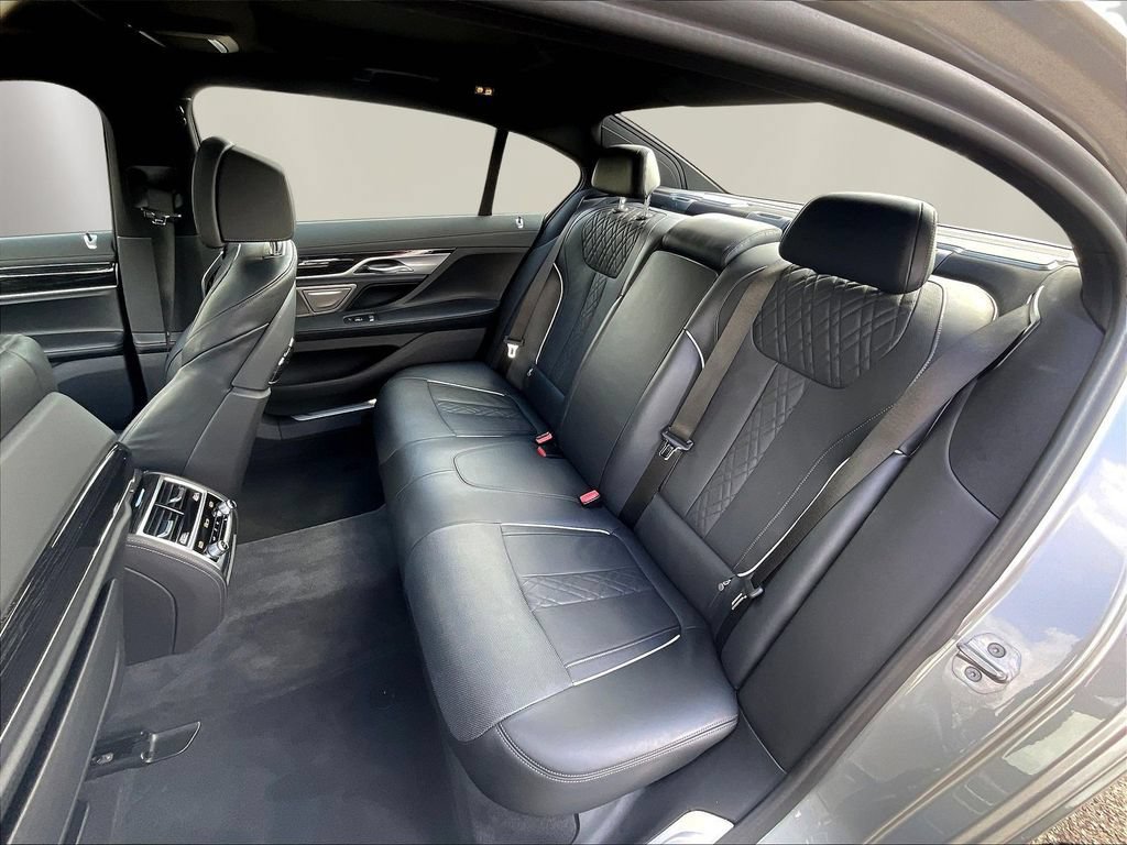 Used 2022 BMW 750Li xDrive AWD/4WD image 22