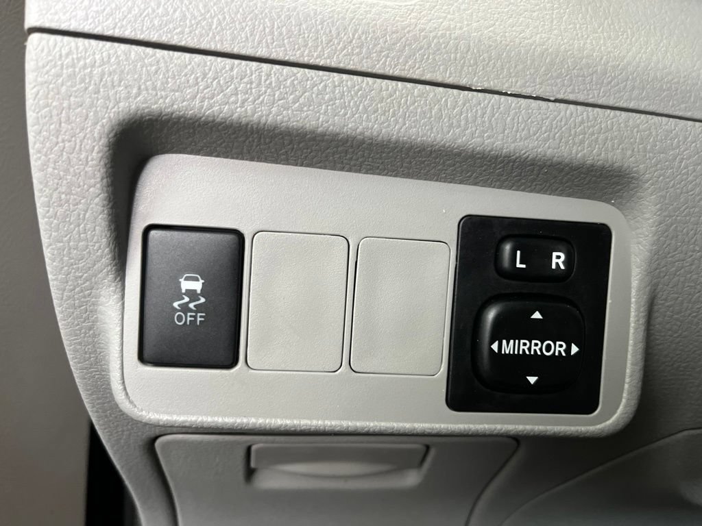 Used 2012 Toyota Corolla LE w/ Preferred Accessory Pkg FWD image 12