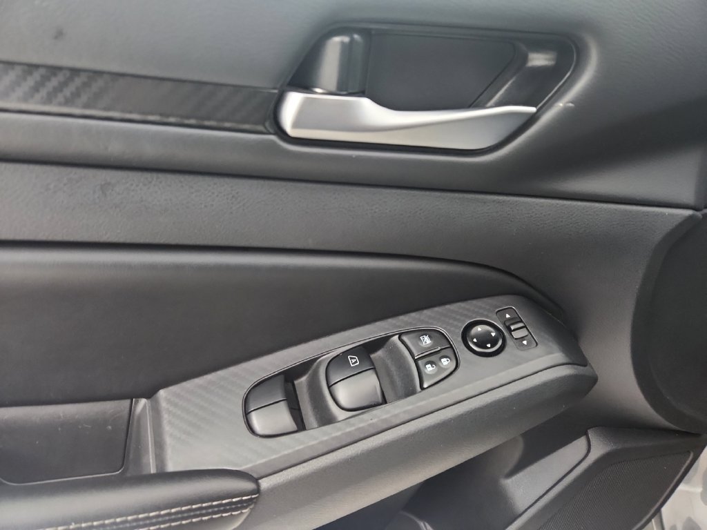 Used 2025 Nissan Altima 2.5 SV FWD image 23