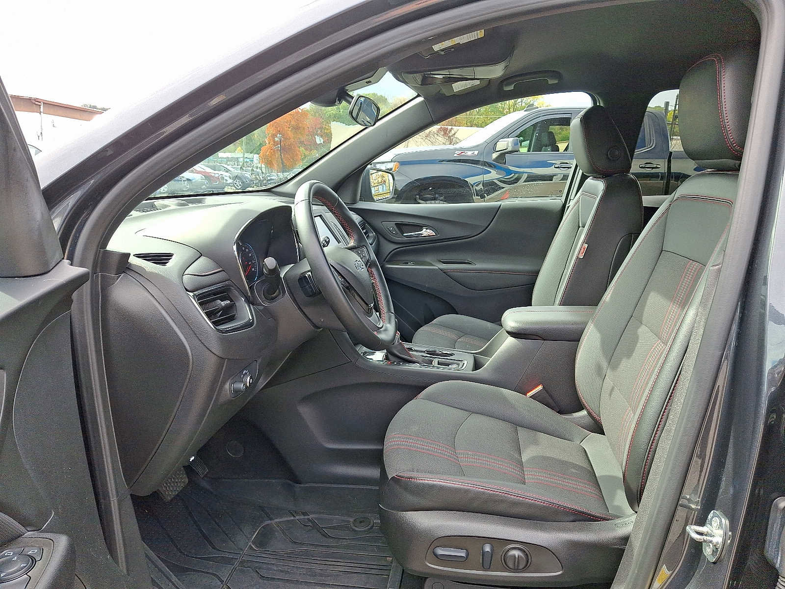 Used 2023 Chevrolet Equinox RS w/ LPO, Floor Liner Package image 13