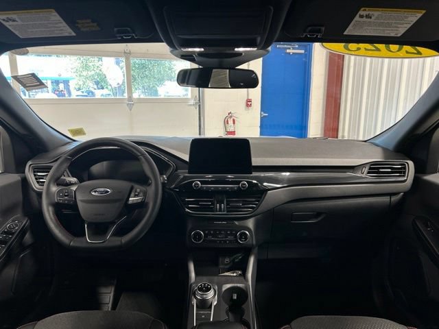 Used 2025 Ford Escape ST-Line Select AWD/4WD image 16