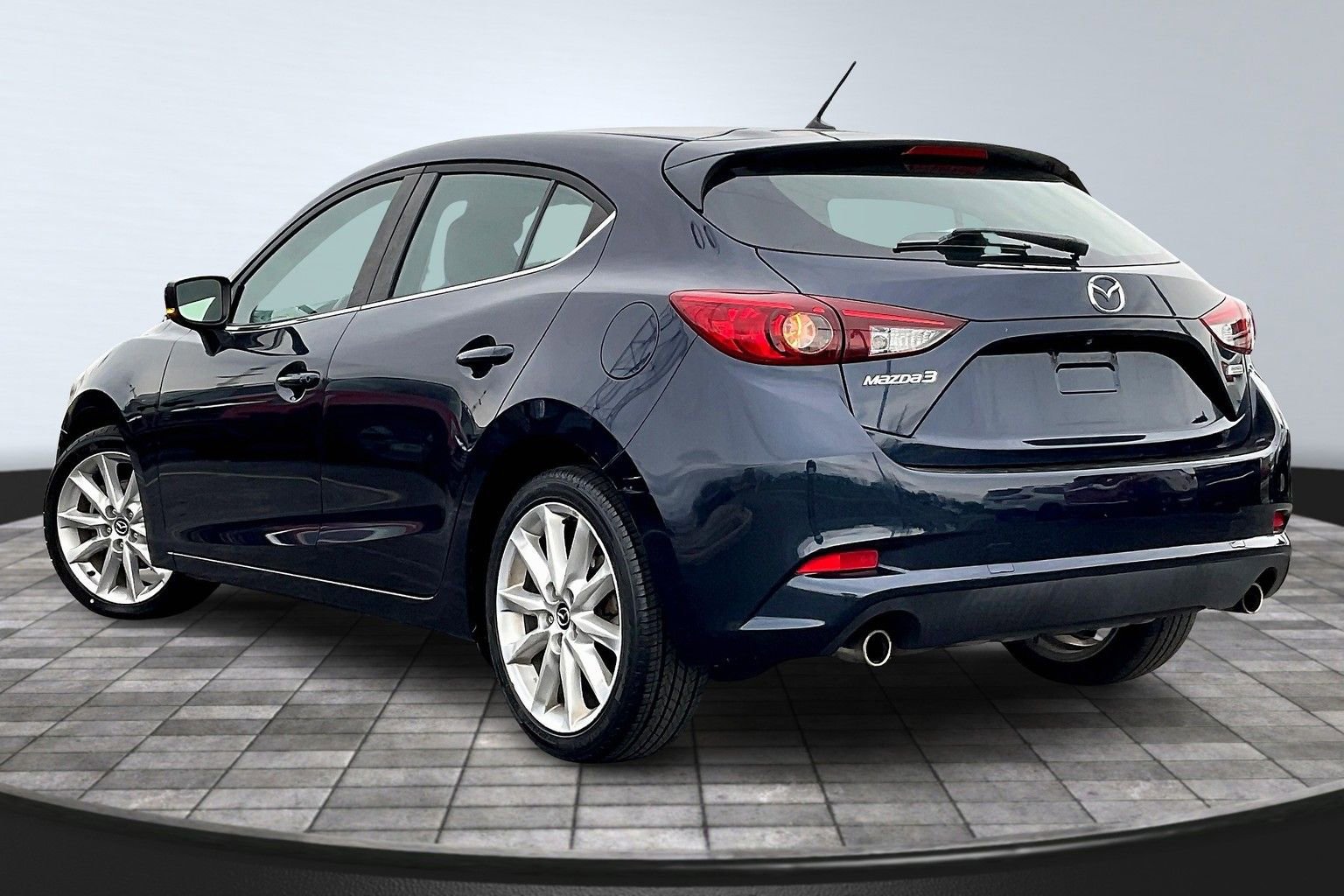 Used 2017 MAZDA MAZDA3 Touring image 11