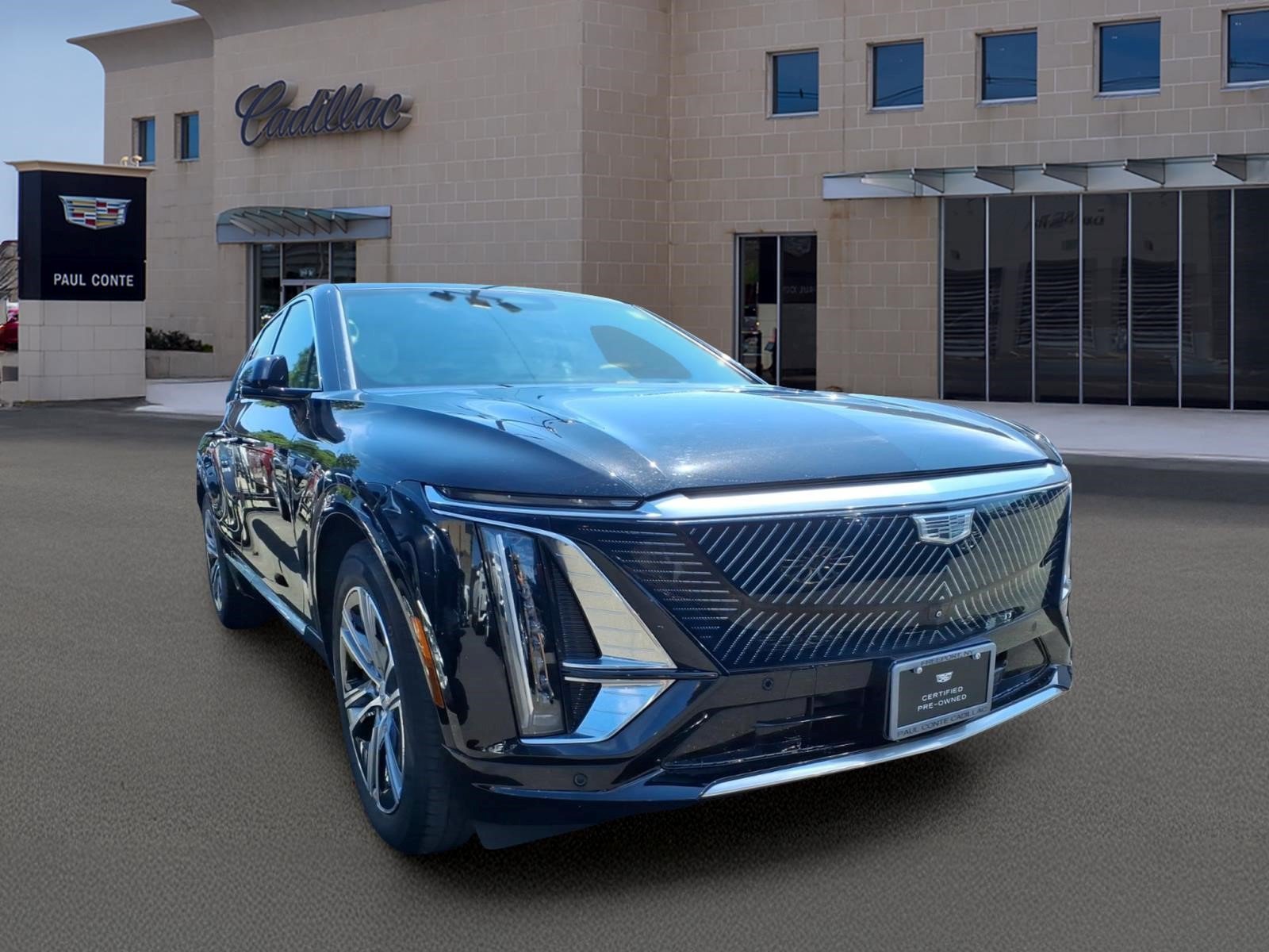 Certified 2024 Cadillac Lyriq Luxury w/ LPO, Floor Liner Package AWD/4WD image 3