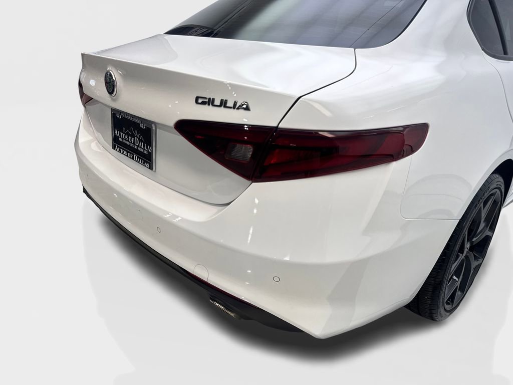 Used 2021 Alfa Romeo Giulia Ti w/ Nero Edizione RWD image 18