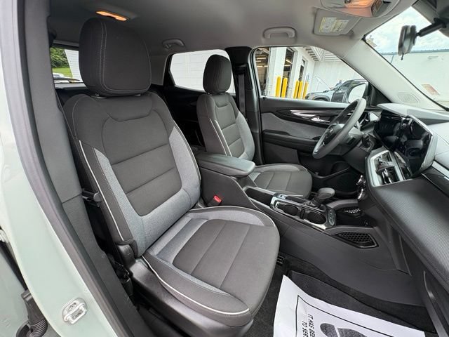 Used 2025 Chevrolet TrailBlazer LS w/ LS Convenience Package FWD image 25