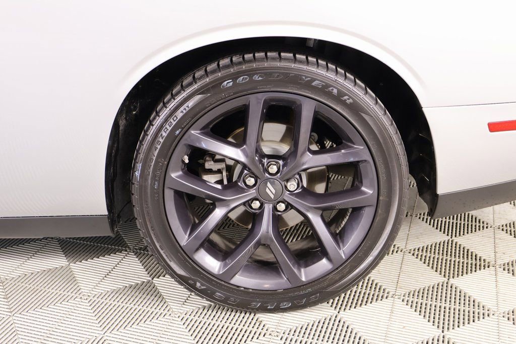 Used 2023 Dodge Challenger R/T w/ Plus Package image 18