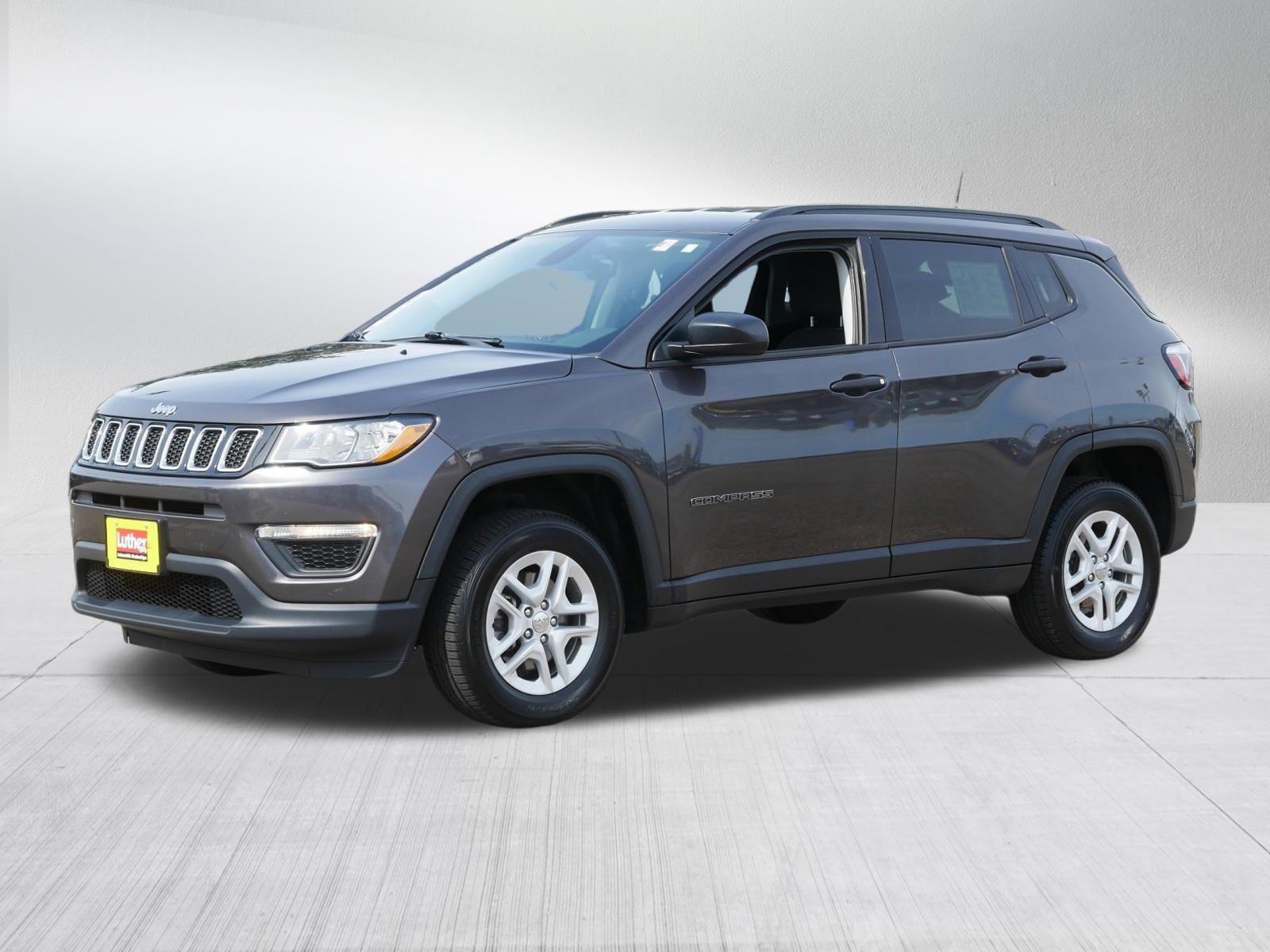 Used 2018 Jeep Compass Sport w/ Cold Weather Group AWD/4WD image 3