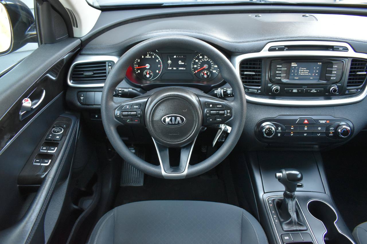 Used 2016 Kia Sorento FWD image 12