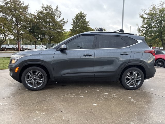 Used 2023 Kia Seltos S w/ Navigation Package FWD image 4