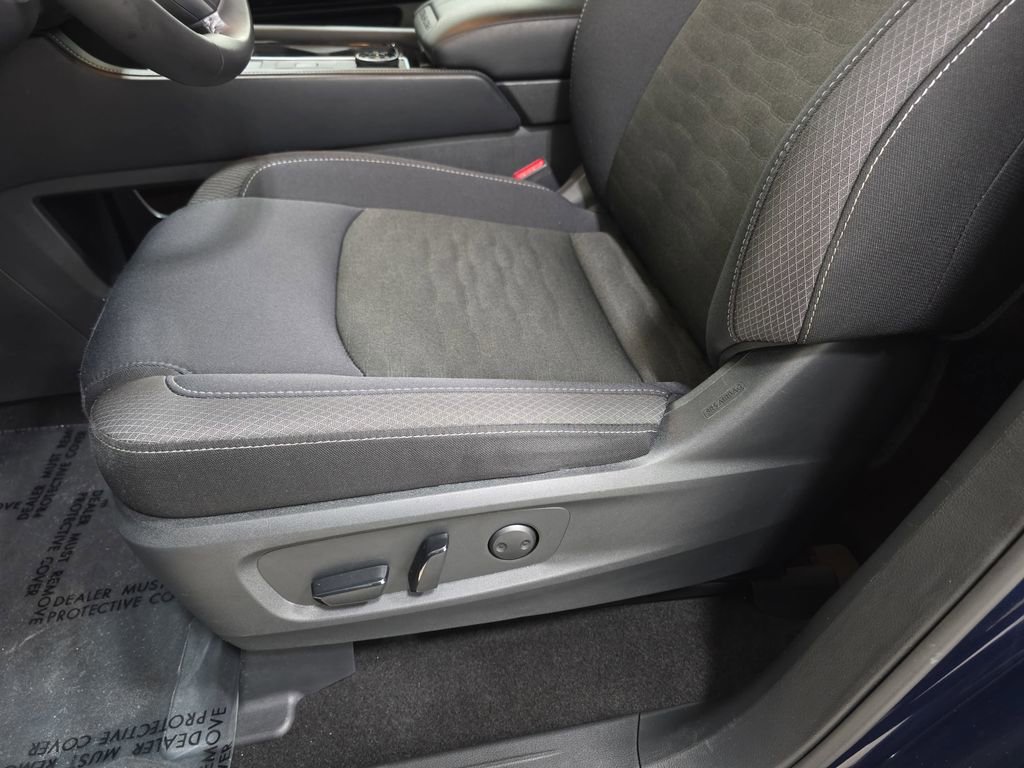 Used 2025 Nissan Pathfinder SV image 29