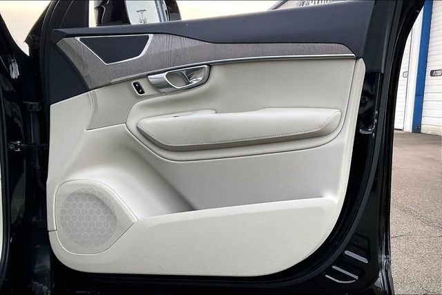 Used 2024 Volvo XC90 B6 Plus w/ Protection Package Premier image 24