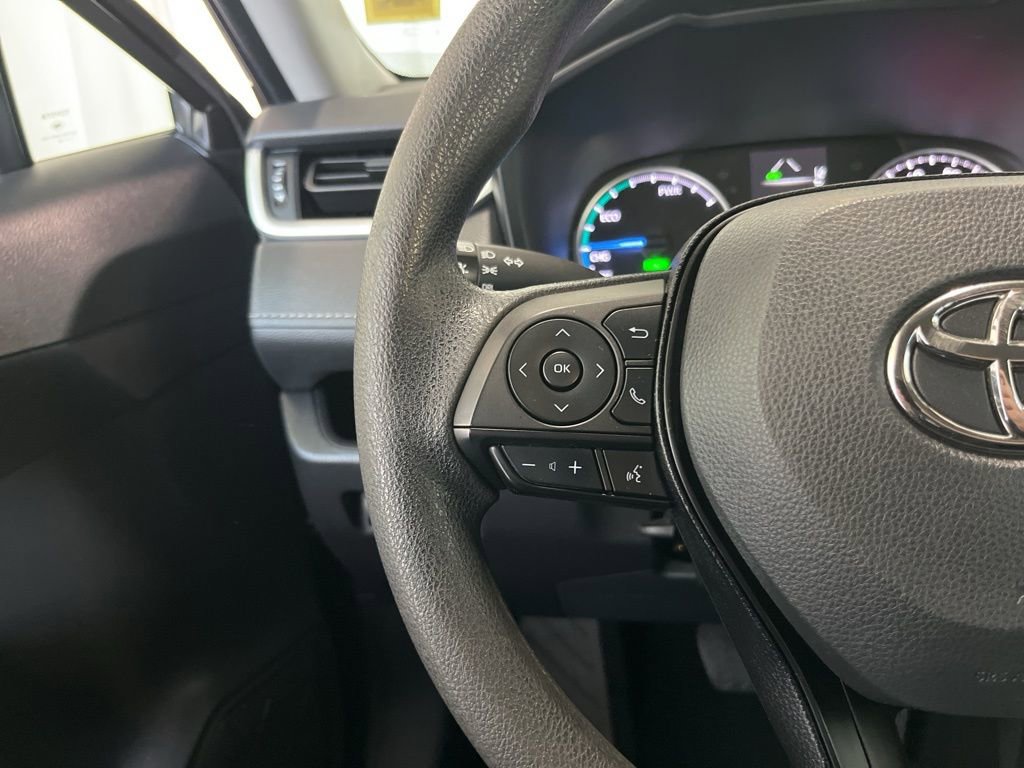 Used 2022 Toyota RAV4 LE AWD/4WD image 6