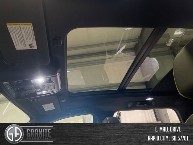 Used 2023 GMC Yukon SLT w/ SLT Luxury Package image 23