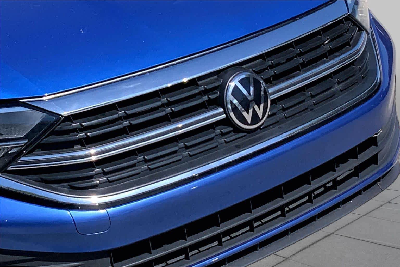 Used 2024 Volkswagen Jetta SE FWD image 26