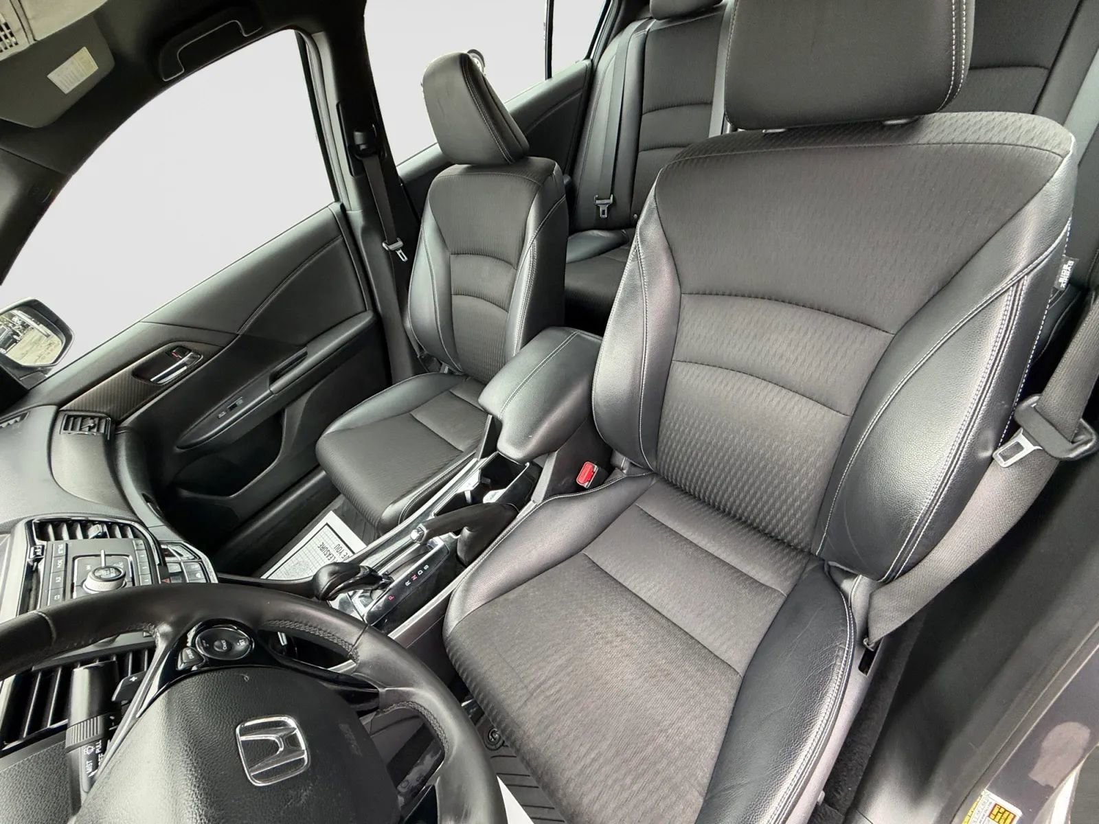 Used 2017 Honda Accord Sport image 13