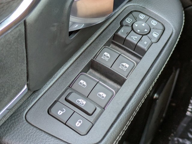 New 2026 RAM 2500 Laramie AWD/4WD image 25
