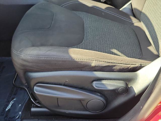 Certified 2020 Jeep Cherokee Latitude w/ Cold Weather Group FWD image 16