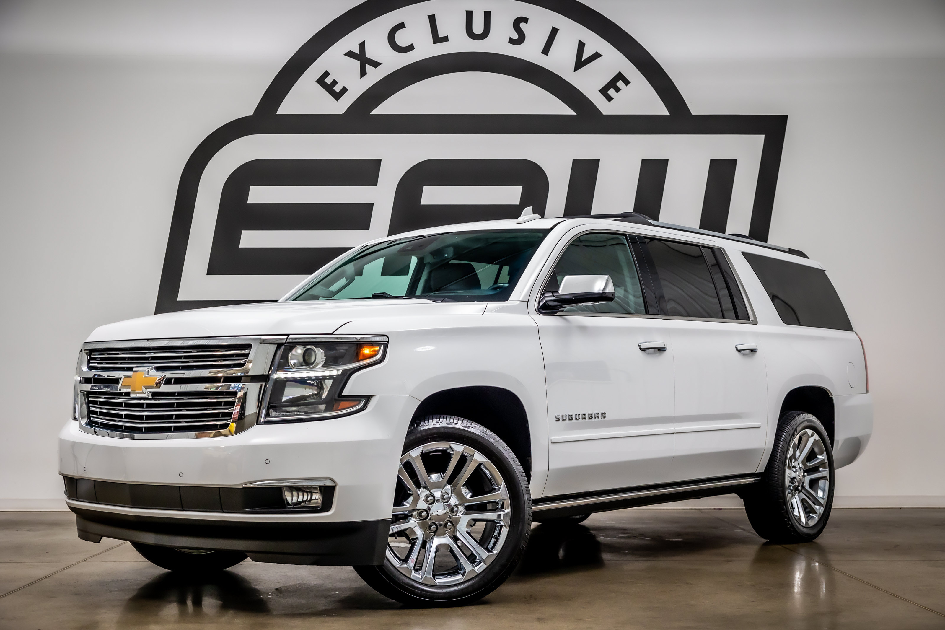 Used 2020 Chevrolet Suburban Premier w/ Premier Plus Edition RWD image 1