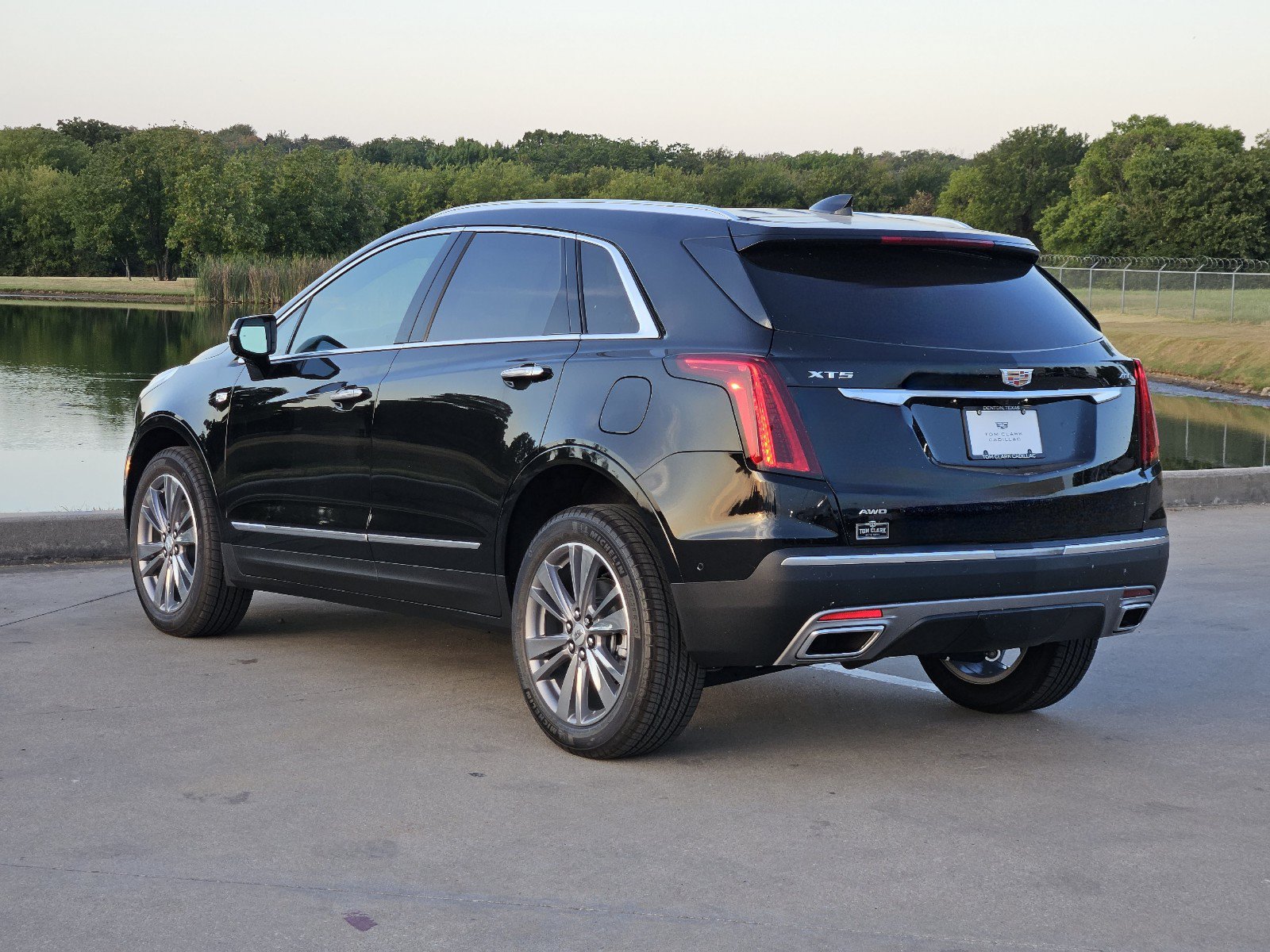 New 2026 Cadillac XT5 Premium Luxury w/ Driver Assist Package AWD/4WD image 3