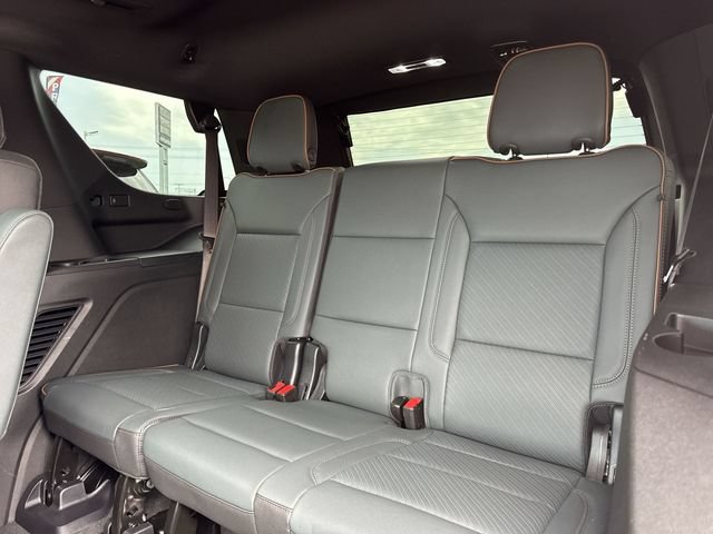 Used 2025 GMC Yukon AT4 w/ AT4 Premium Package AWD/4WD image 12