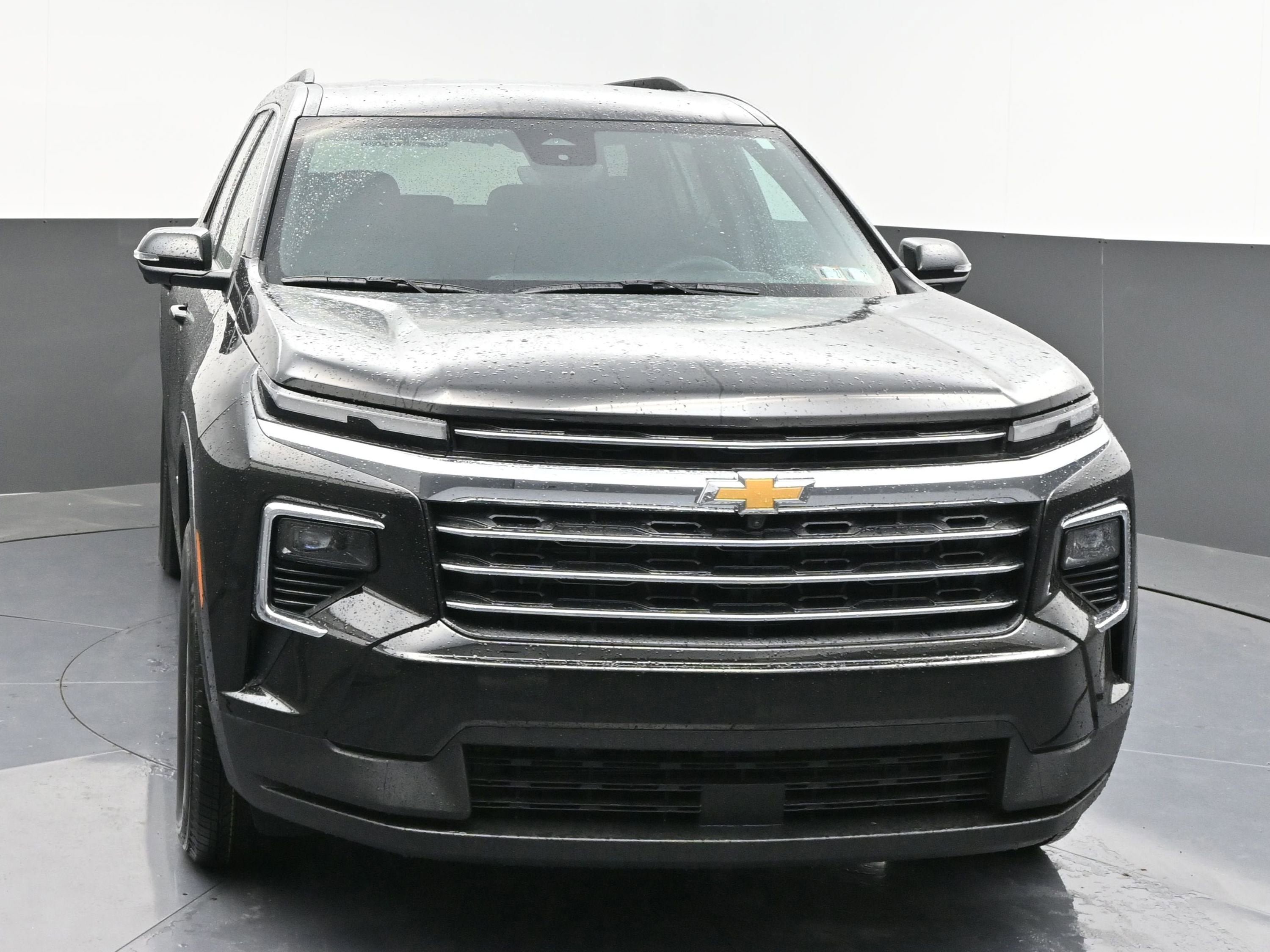 New 2026 Chevrolet Traverse LT w/ Driver Confidence Package AWD/4WD image 2