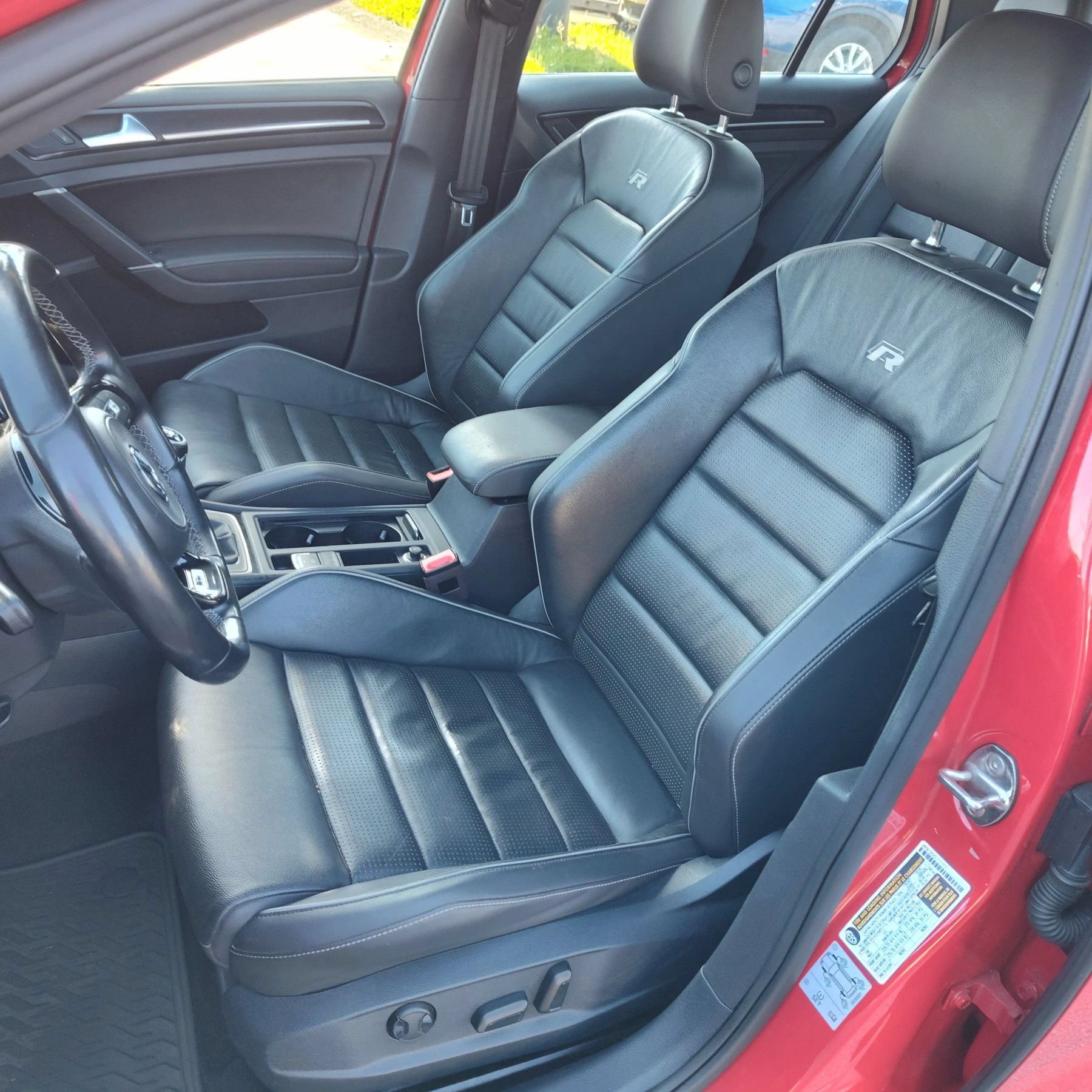 Used 2019 Volkswagen Golf 4-Door AWD/4WD image 13