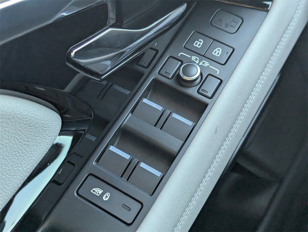 Used 2022 Land Rover Range Rover Evoque R-Dynamic S image 17