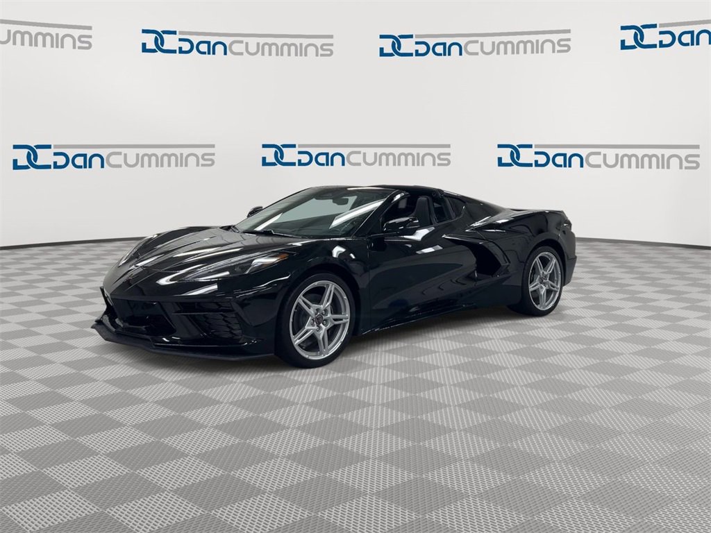 Used 2025 Chevrolet Corvette Stingray Coupe w/ 1LT image 4