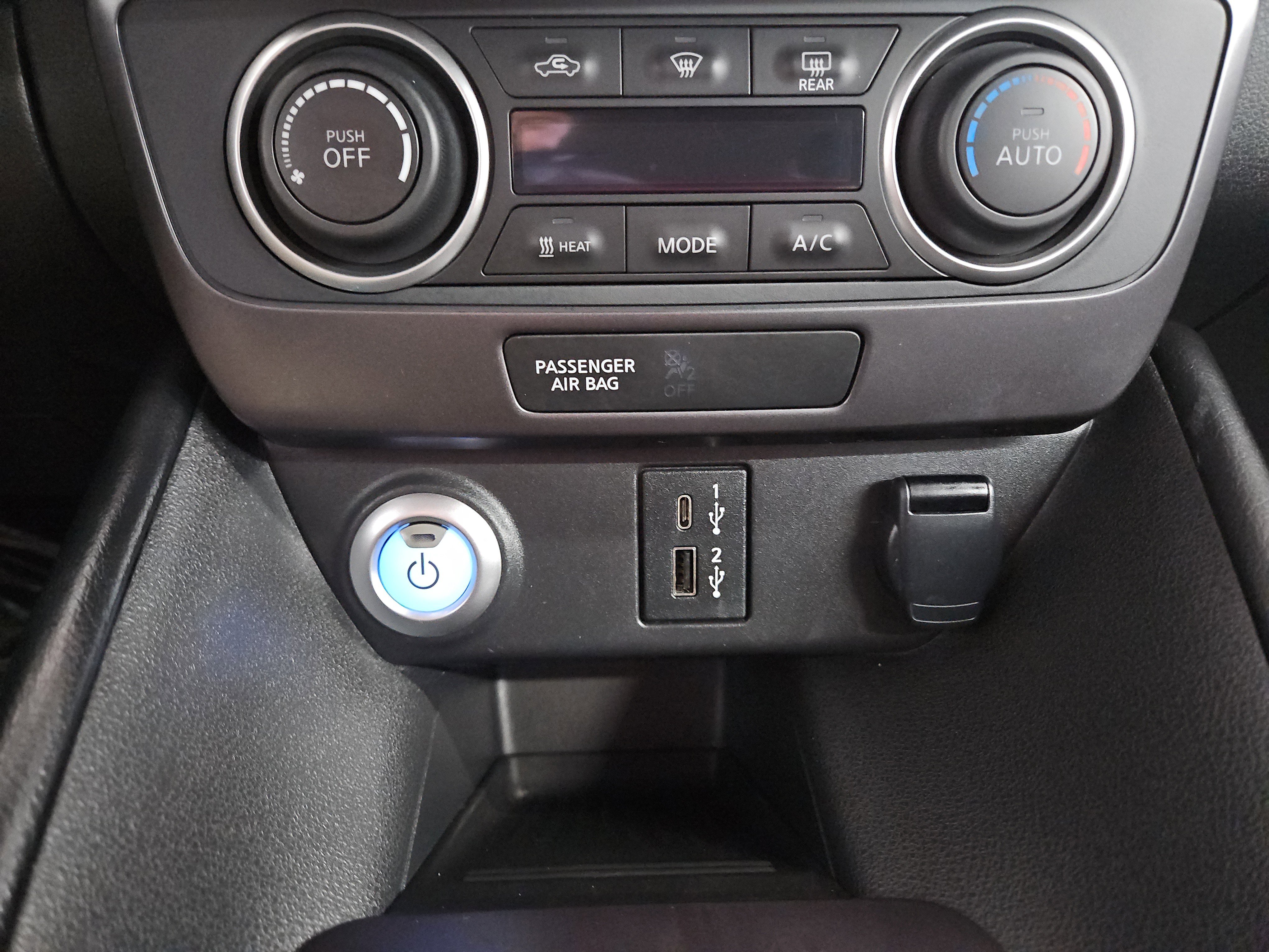 Used 2024 Nissan Leaf S image 19