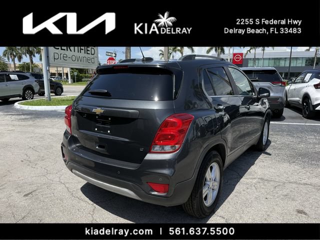 Used 2018 Chevrolet Trax LT w/ Driver Confidence Package FWD image 3