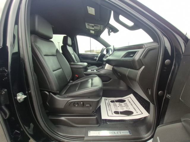 Used 2022 Chevrolet Suburban LT AWD/4WD image 16