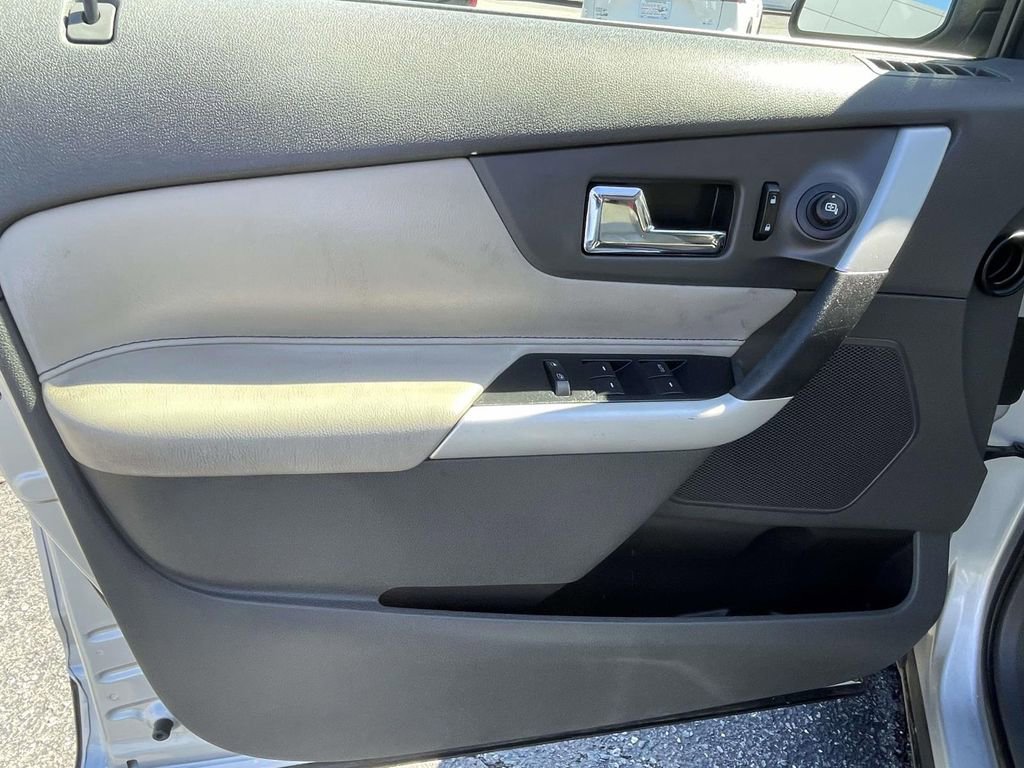 Used 2011 Ford Edge Limited image 16