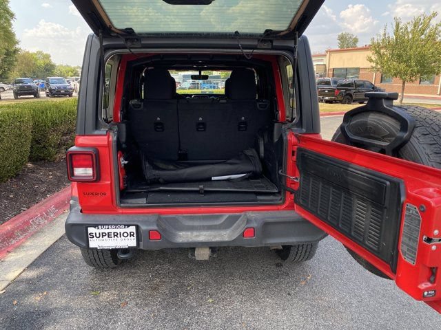 Used 2022 Jeep Wrangler Unlimited Sahara w/ Cold Weather Group AWD/4WD image 6